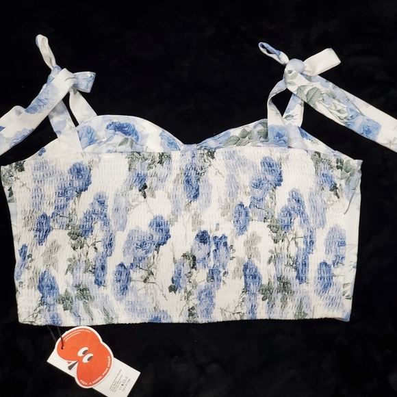 Cider Floral Blue and White Women's Top - Picture 9 of 14